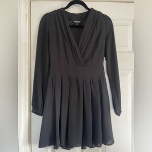 EXPRESS FIT AND FLATE PLEATED DRESS SIZE 0 EUC